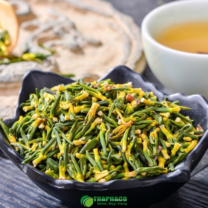 Tại sao người cao huyết áp nên uống trà tâm sen 