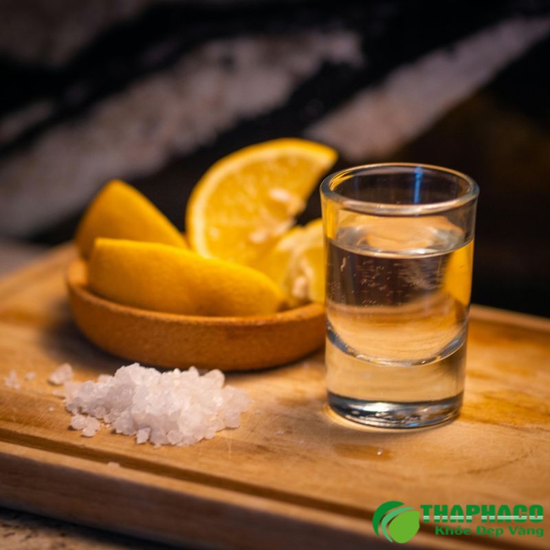 Nước chanh pha muối hạt không chữa trào ngược dạ dày