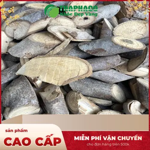 Quá trình sắc cây an xoa trên bếp