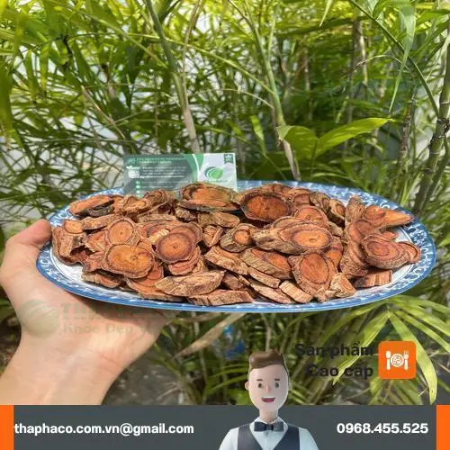 Pha trà Kê Huyết Đằng thơm ngon, bổ dưỡng