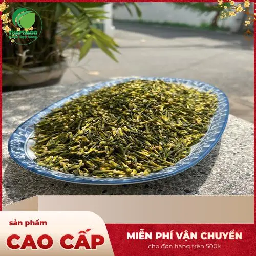 Hình ảnh người phụ nữ đang thư giãn và tận hưởng cuộc sống