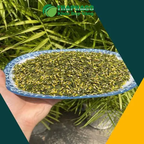 Hình ảnh tách trà dược liệu ấm nóng thư giãn tinh thần