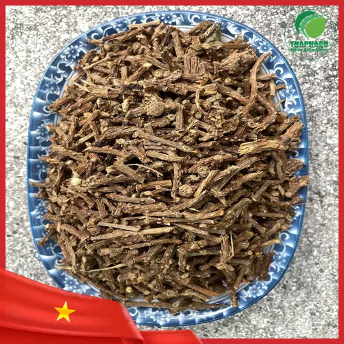 Hình ảnh tách trà dây thần thông ấm nóng, bốc hơi nhẹ