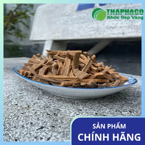 Hình ảnh bao bì hậu phác khô đóng gói, thể hiện nguồn gốc rõ ràng và thông tin sản phẩm.