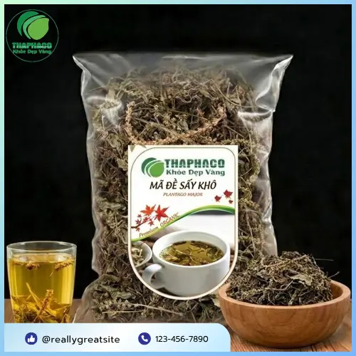 Lá mã đề tươi Thaphaco xanh mướt, sẵn sàng cho bạn một thức uống bổ dưỡng