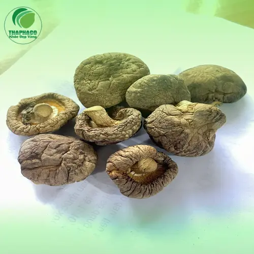 Nấm đông cô đã ngâm và cắt gốc