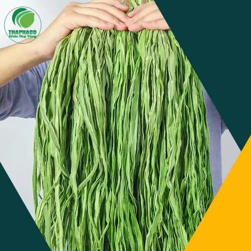 Ngâm rau tiến vua khô với nước lạnh
