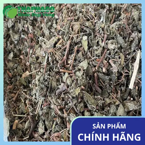 Chè dây khô bị mốc có màu xanh, xám