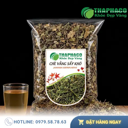 Hình ảnh cây chè vằng tự nhiên với thân, lá và hoa