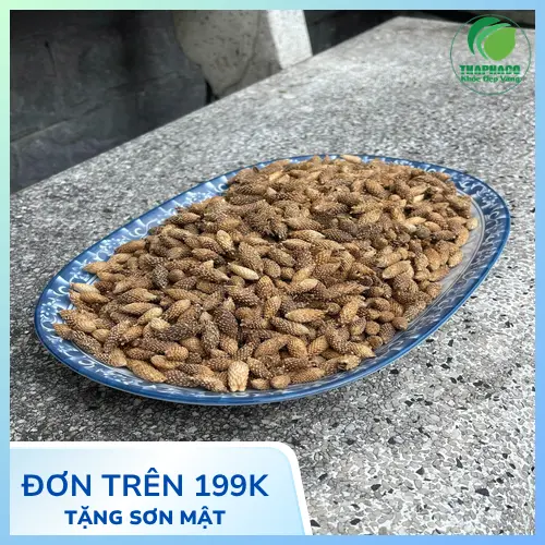 Hình ảnh một phụ nữ mang thai với biểu cảm lo lắng