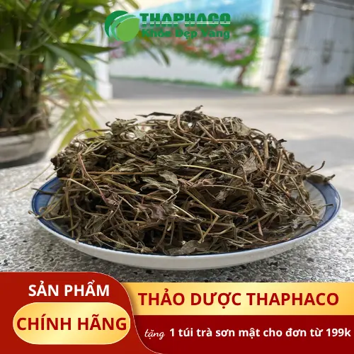 Nước Sài đất đã nấu xong với màu xanh nhạt