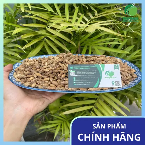 Sơ chế ké đầu ngựa khô trước khi nấu